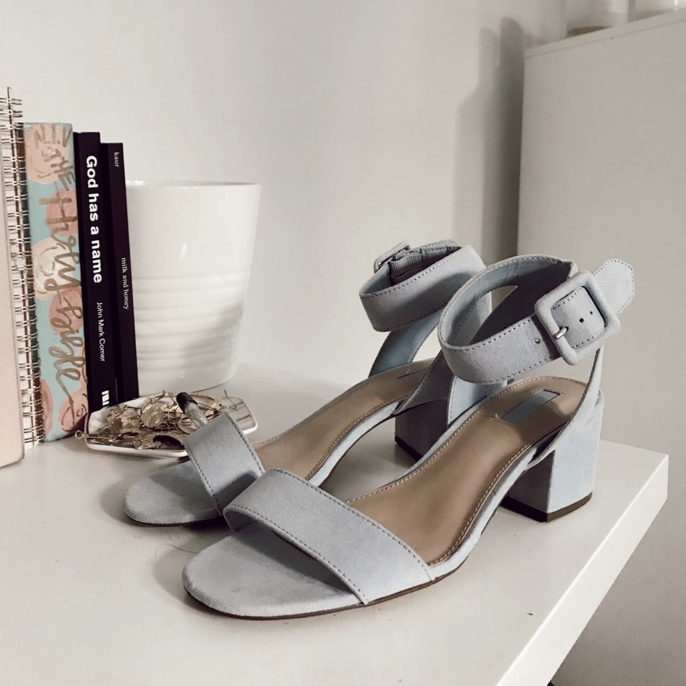 Short Chunky heels (baby blue)